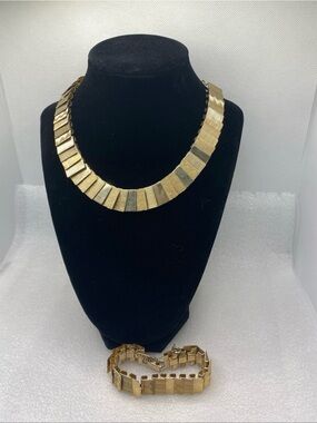 Classic Signed Leru Gold-Tone Collar Necklace and Bracelet Set